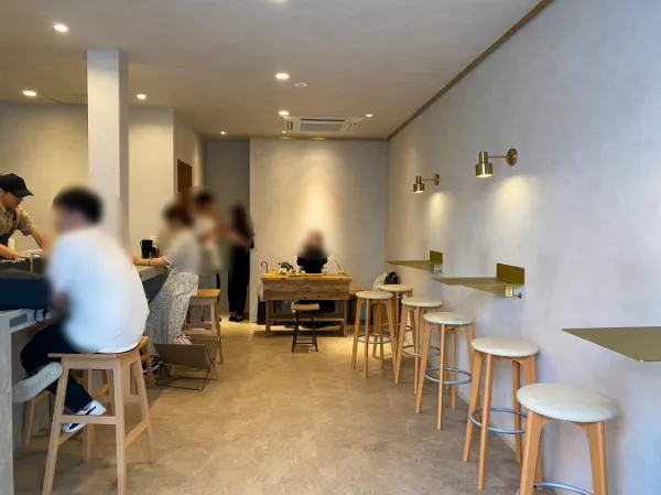 カフェ内装 席